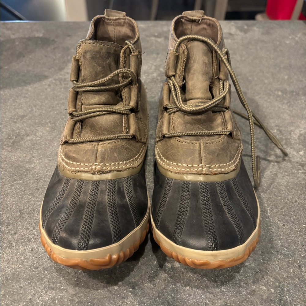 Sorel Out in About Boots 7.5